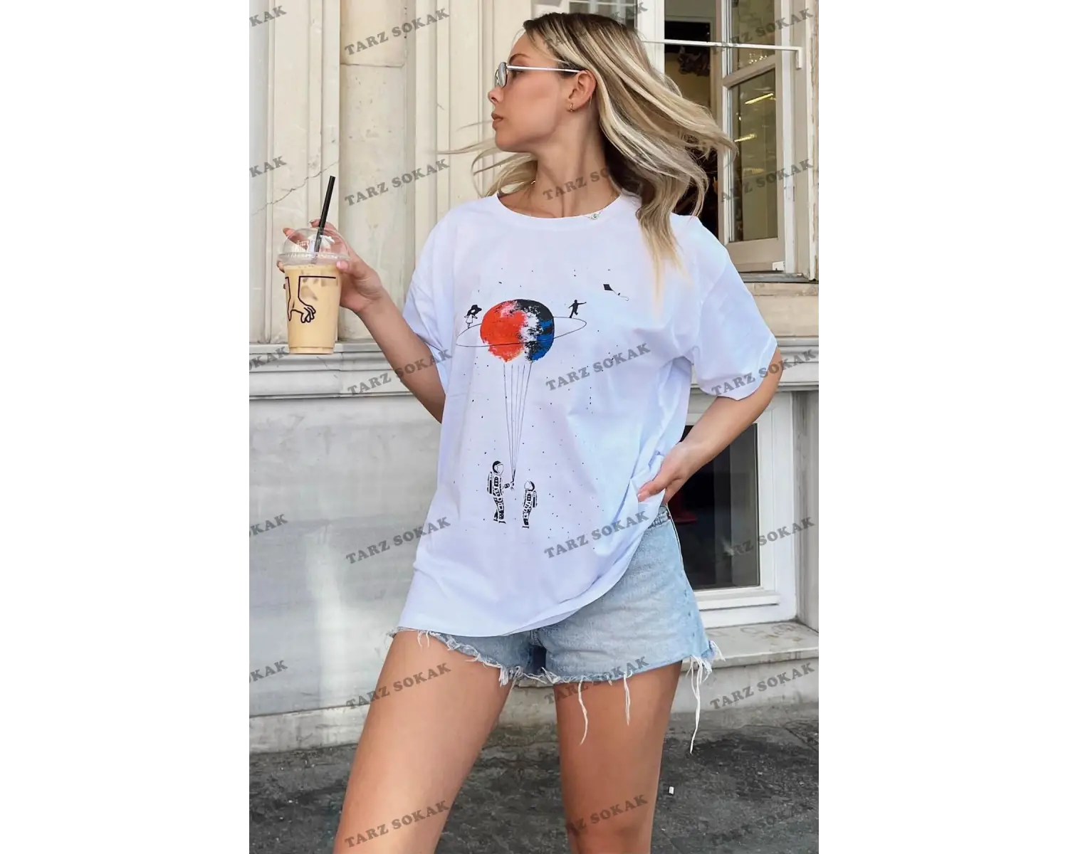 Beyaz Satürn Baskili