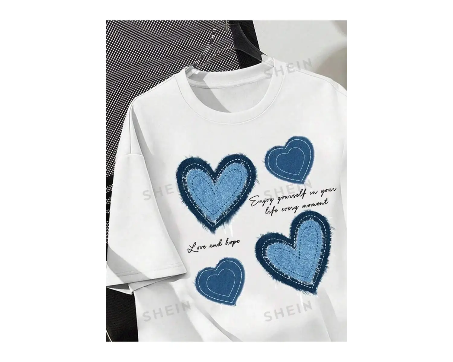 BEYAZ T SHIRT YILDIZ DESENLİ