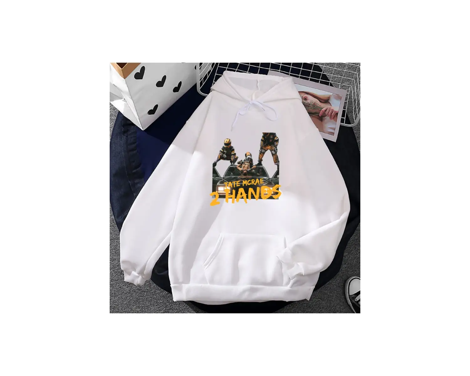 Beyaz Unisex 2 Hands Tate McRae Long Sleeve Winter MenWomen Sweatshirts Singer Graphic Printing P