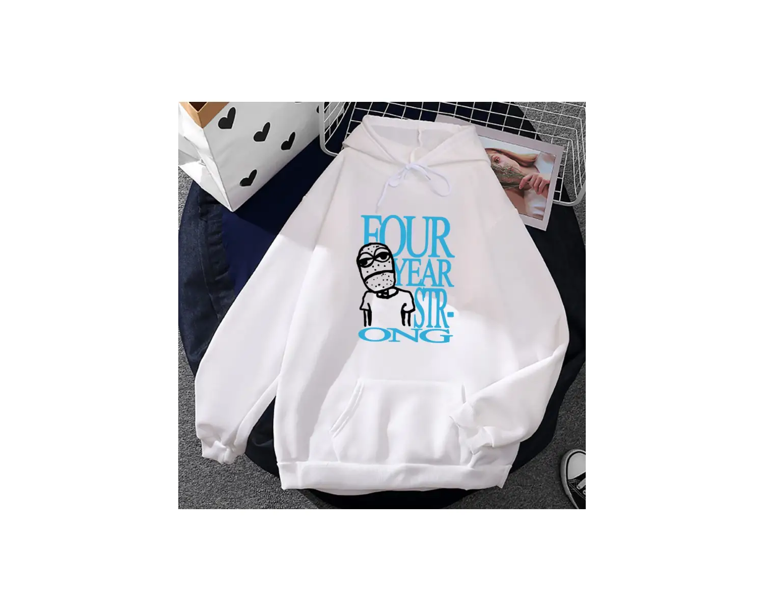 Beyaz Unisex Dört yıl güçlü müzik grubu tur komik karikatür köpek baskı Winter deras