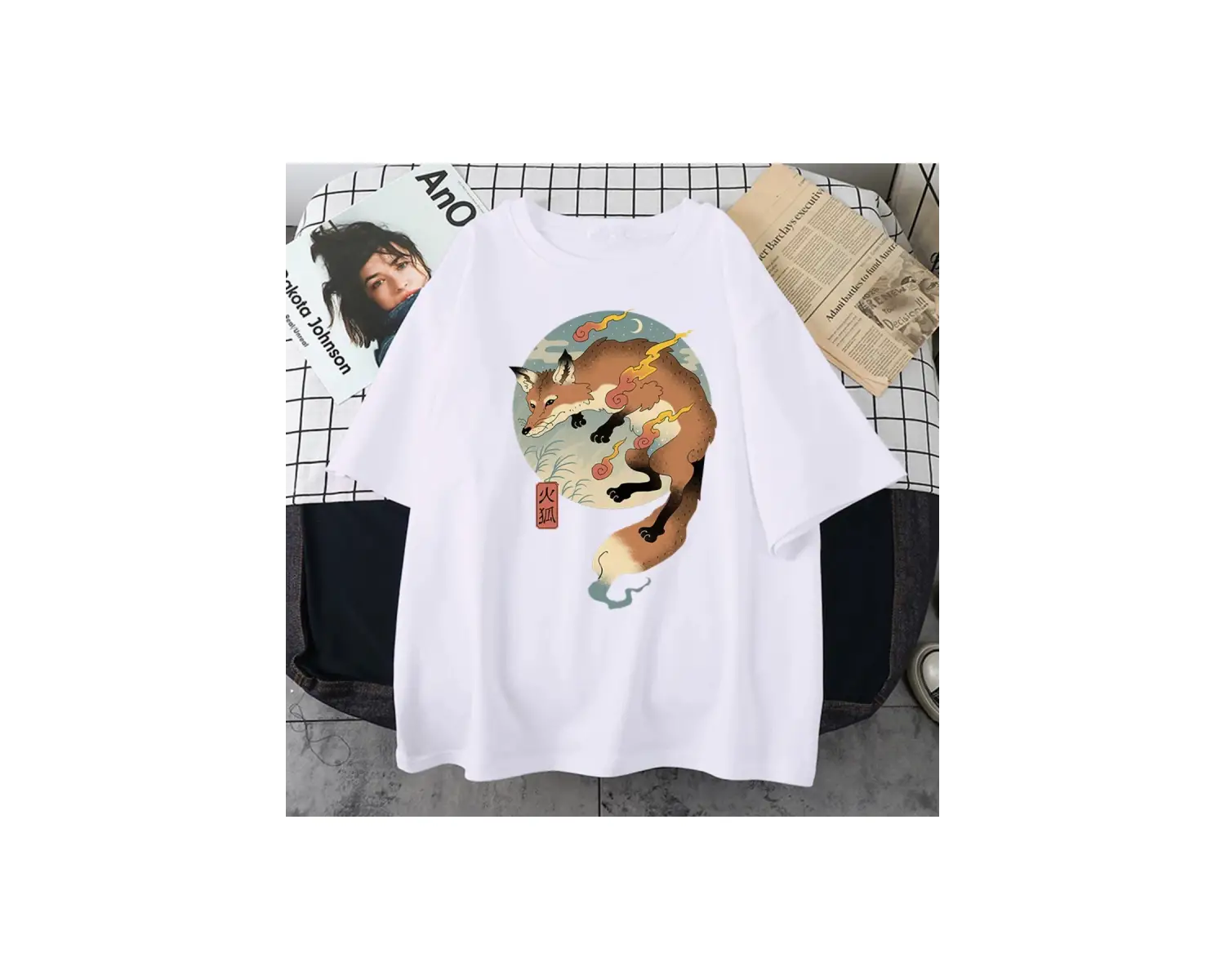 Beyaz Yangın Karikatür Tilki Japon Baskılı Harajuku Tee Tüm