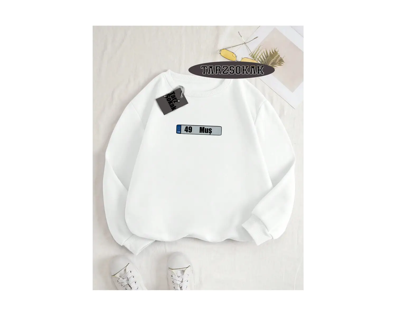 Biskilet Yaka Sweatshirt Beyaz 49 Muş Özel Tasarım Plaka Detaylı