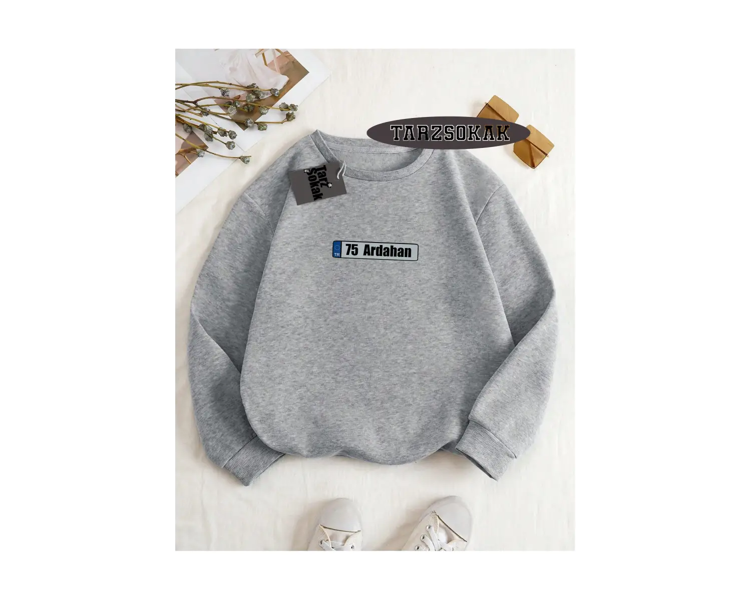 Biskilet Yaka Sweatshirt Beyaz 75 Ardahan Özel Tasarım Plaka Detaylı
