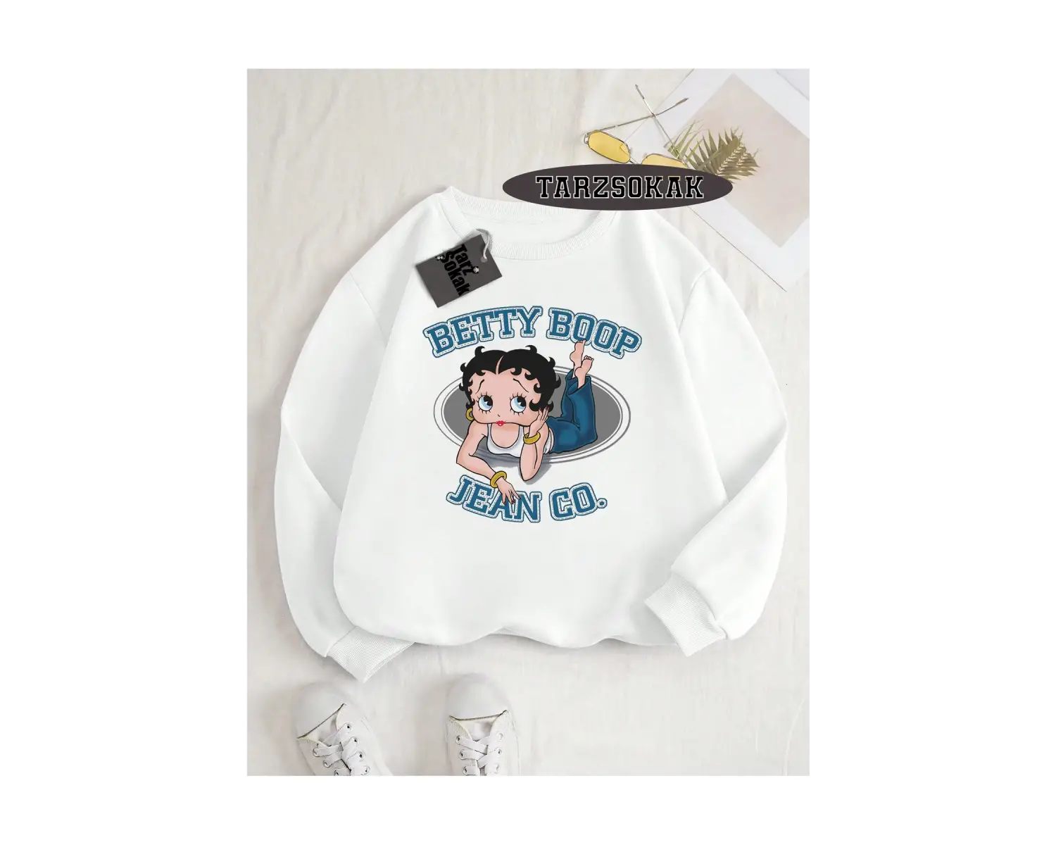 Biskilet Yaka Sweatshirt Beyaz Betty Boop Özel Tasarım