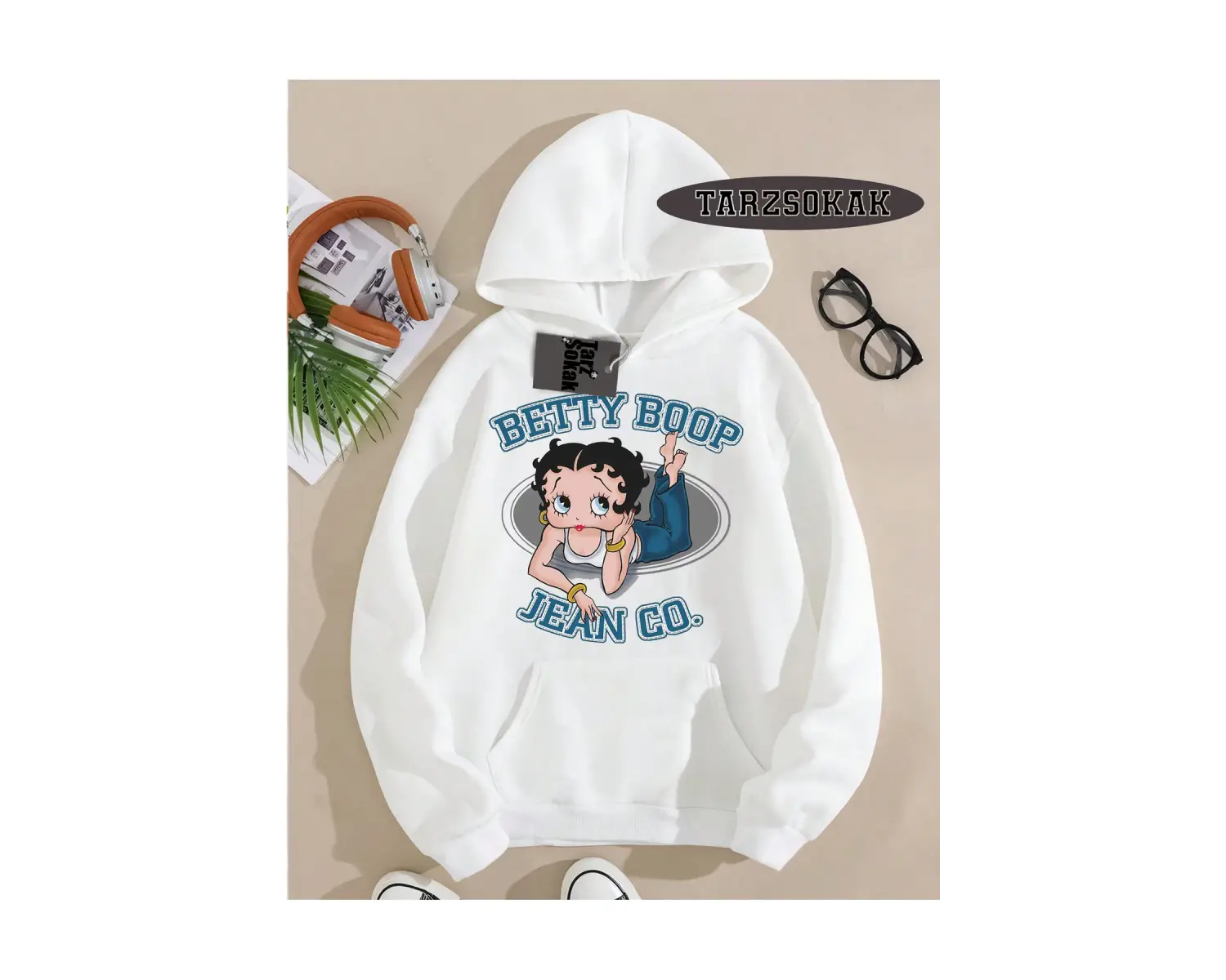 Biskilet Yaka Sweatshirt Beyaz Betty Boop Özel Tasarım