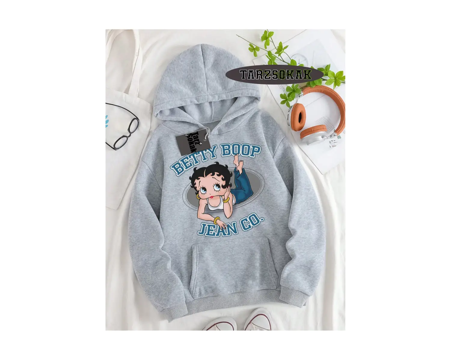 Biskilet Yaka Sweatshirt Beyaz Betty Boop Özel Tasarım