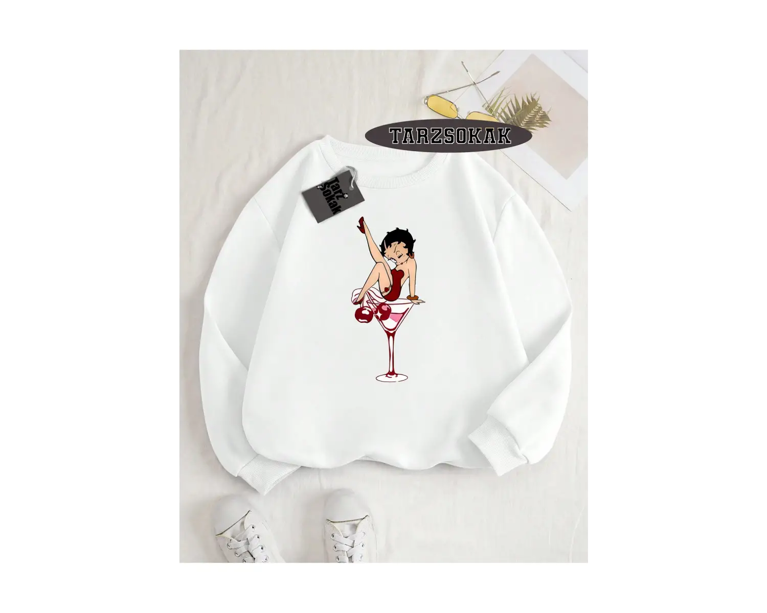 Biskilet Yaka Sweatshirt Beyaz Betty Boop Özel Tasarım