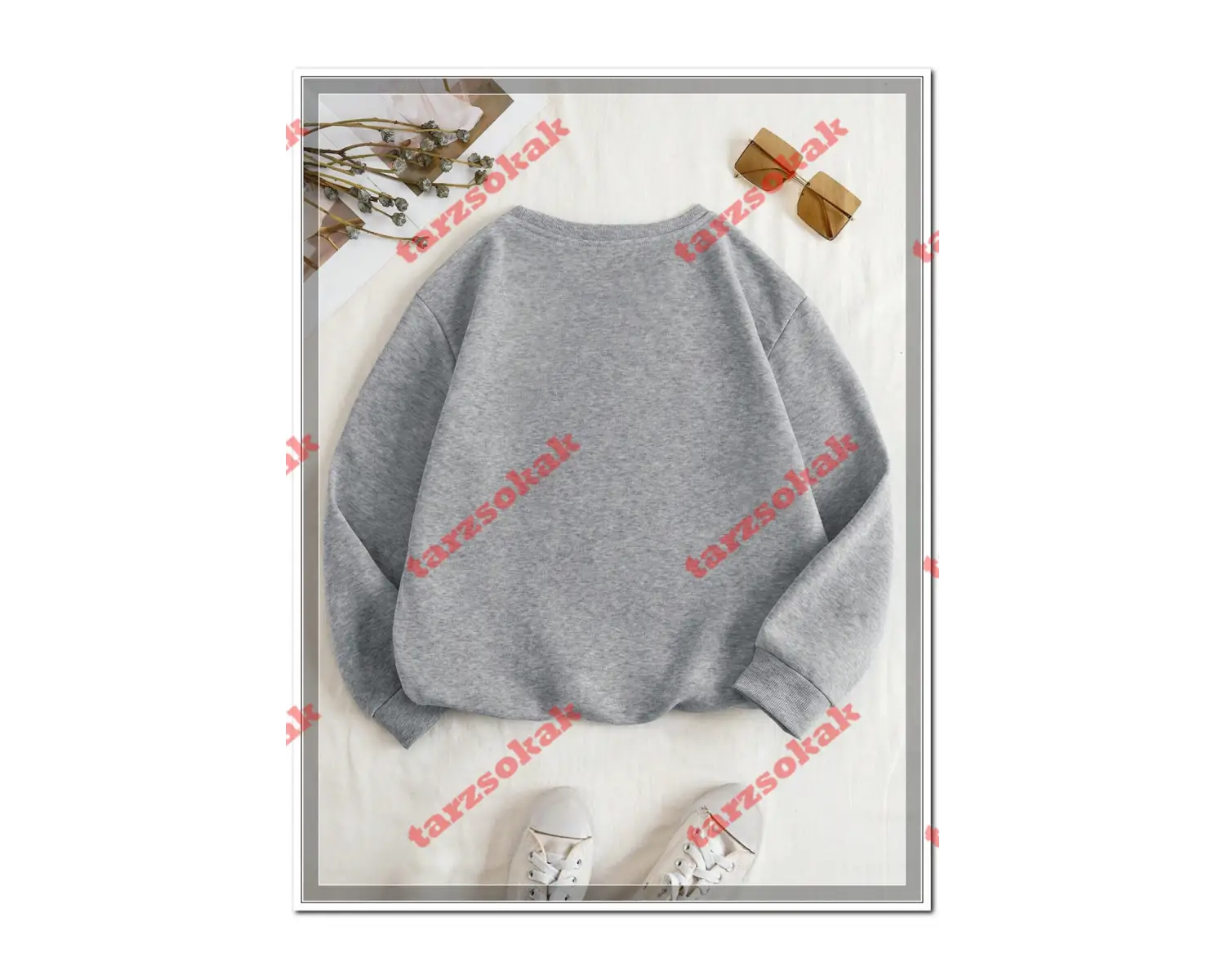 Biskilet Yaka Sweatshirt Beyaz Ç HARFİ İSME Özel Tasarım