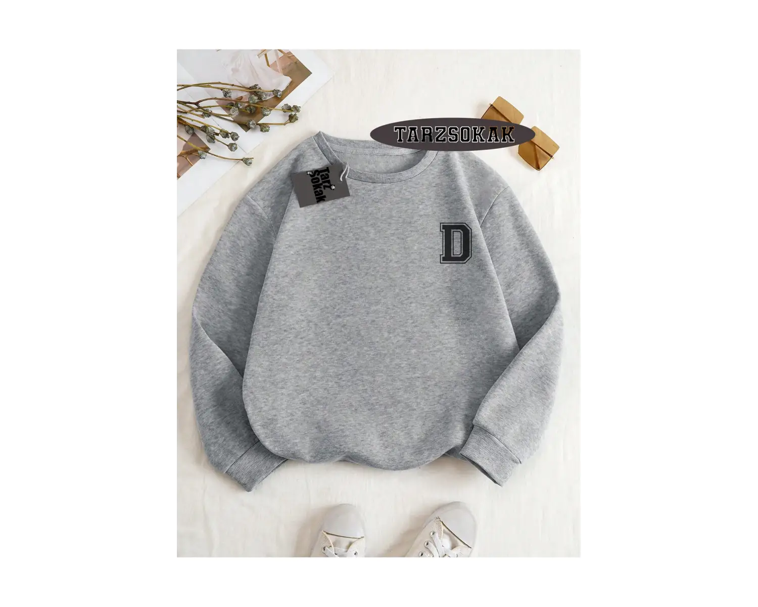 Biskilet Yaka Sweatshirt Beyaz D HARFİ İSME Özel Tasarım