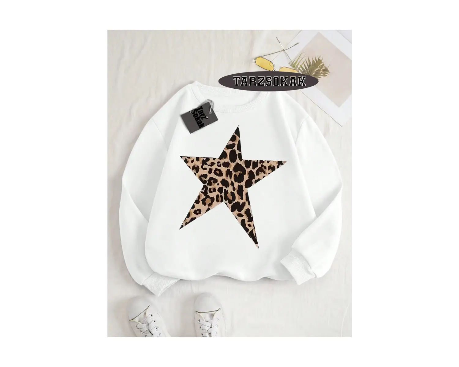Biskilet Yaka Sweatshirt Beyaz Leopar Yıldız Özel Tasarım