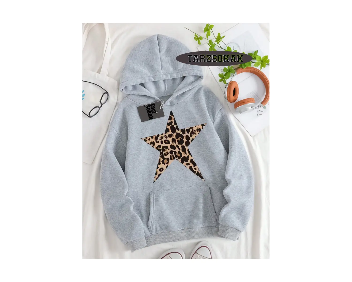 Biskilet Yaka Sweatshirt Beyaz Leopar Yıldız Özel Tasarım