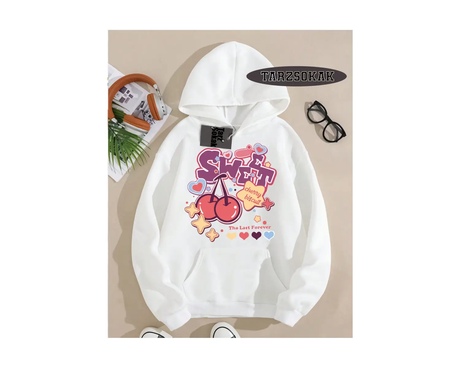 Biskilet Yaka Sweatshirt Beyaz Melodies Kiraz Özel Tasarım