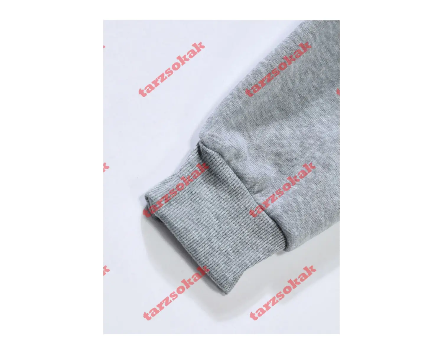 Biskilet Yaka Sweatshirt Beyaz O HARFİ İSME Özel Tasarım