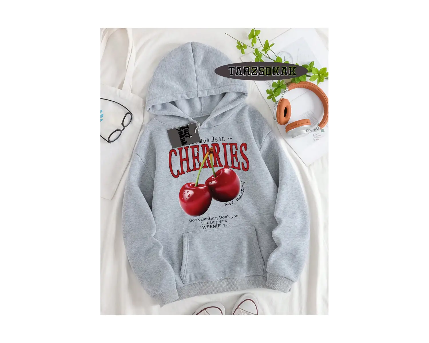 Biskilet Yaka Sweatshirt Beyaz Red Cherries Özel Tasarım
