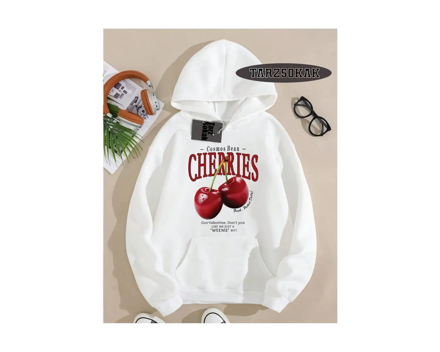 Biskilet Yaka Sweatshirt Beyaz Red Cherries Özel Tasarım