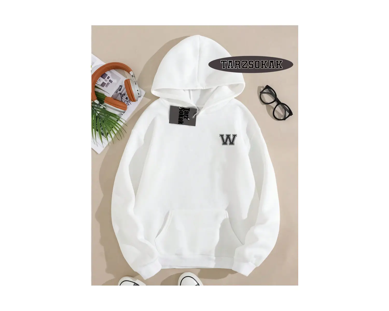 Biskilet Yaka Sweatshirt Beyaz W HARFİ İSME Özel Tasarım