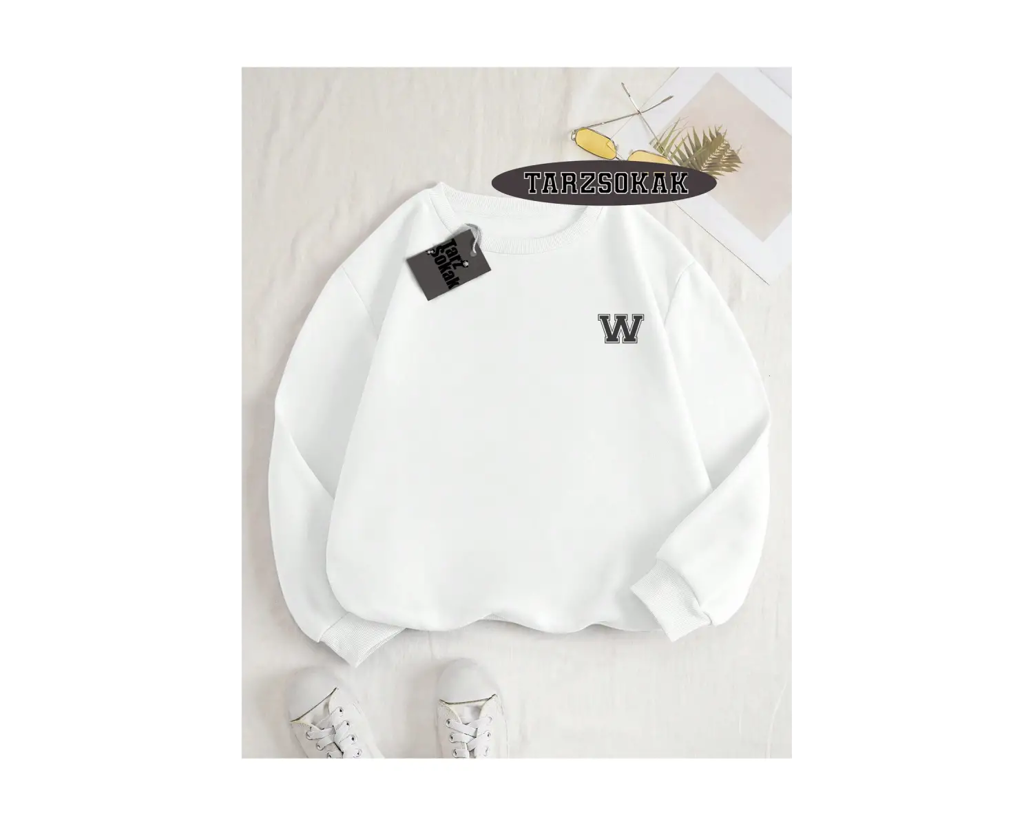 Biskilet Yaka Sweatshirt Beyaz W HARFİ İSME Özel Tasarım