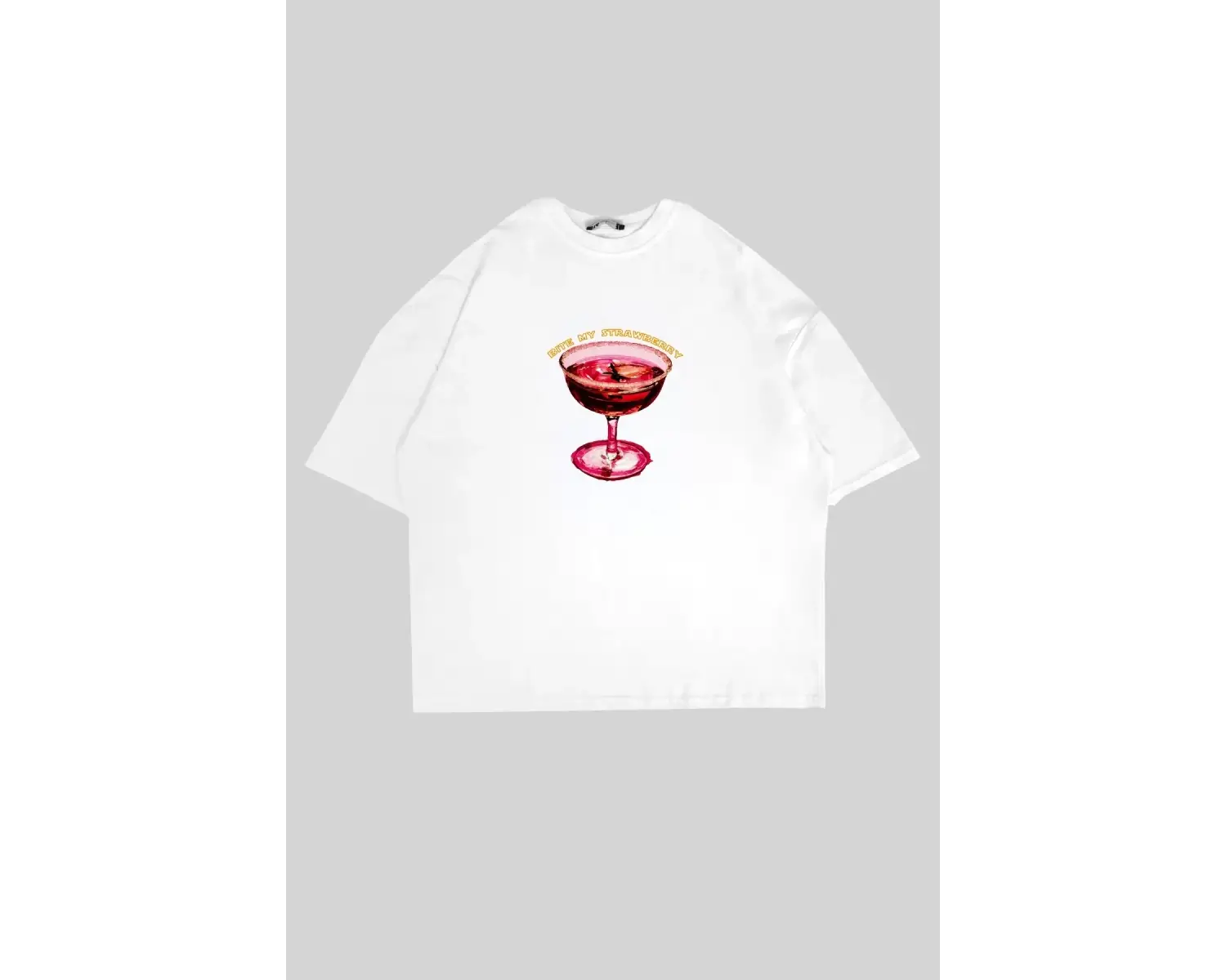 Bite My Strawberry Baskılı Beyaz Oversize Unisex