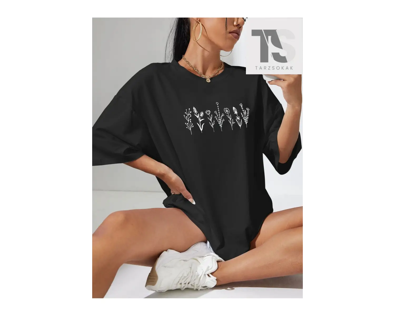 Çiçek Desenli Düşük Omuz Oversize Tişört