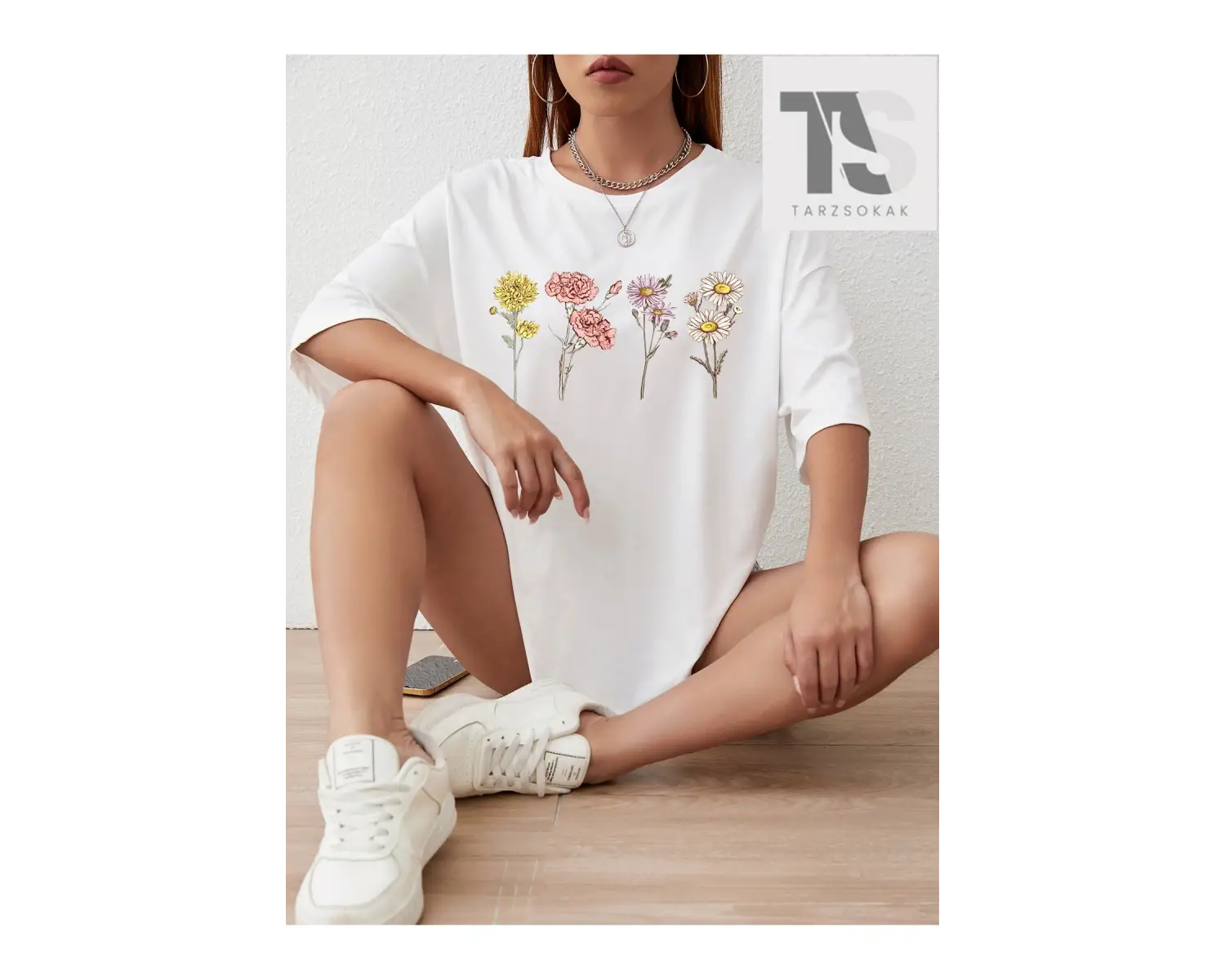 Çiçek Desenli Düşük Omuz Tişört