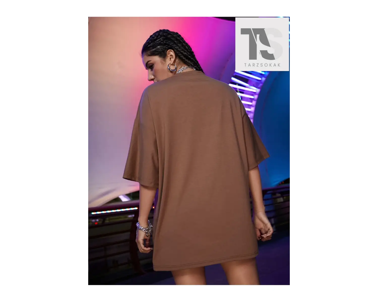 Çiçek & Slogan Grafikli Düşük Omuzlu Tişört