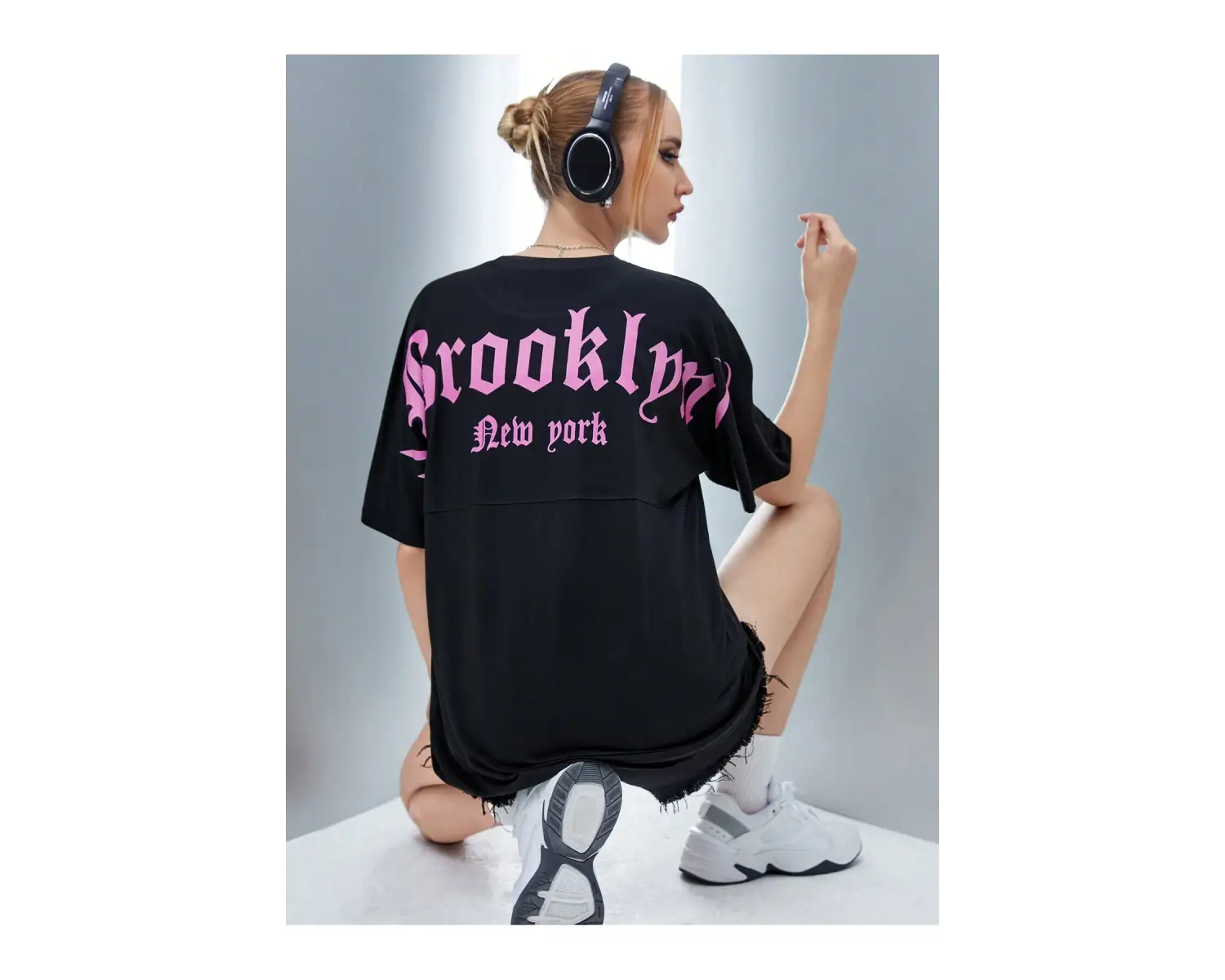 Coolane Harfli Grafik Düşük Omuzlu Tişört