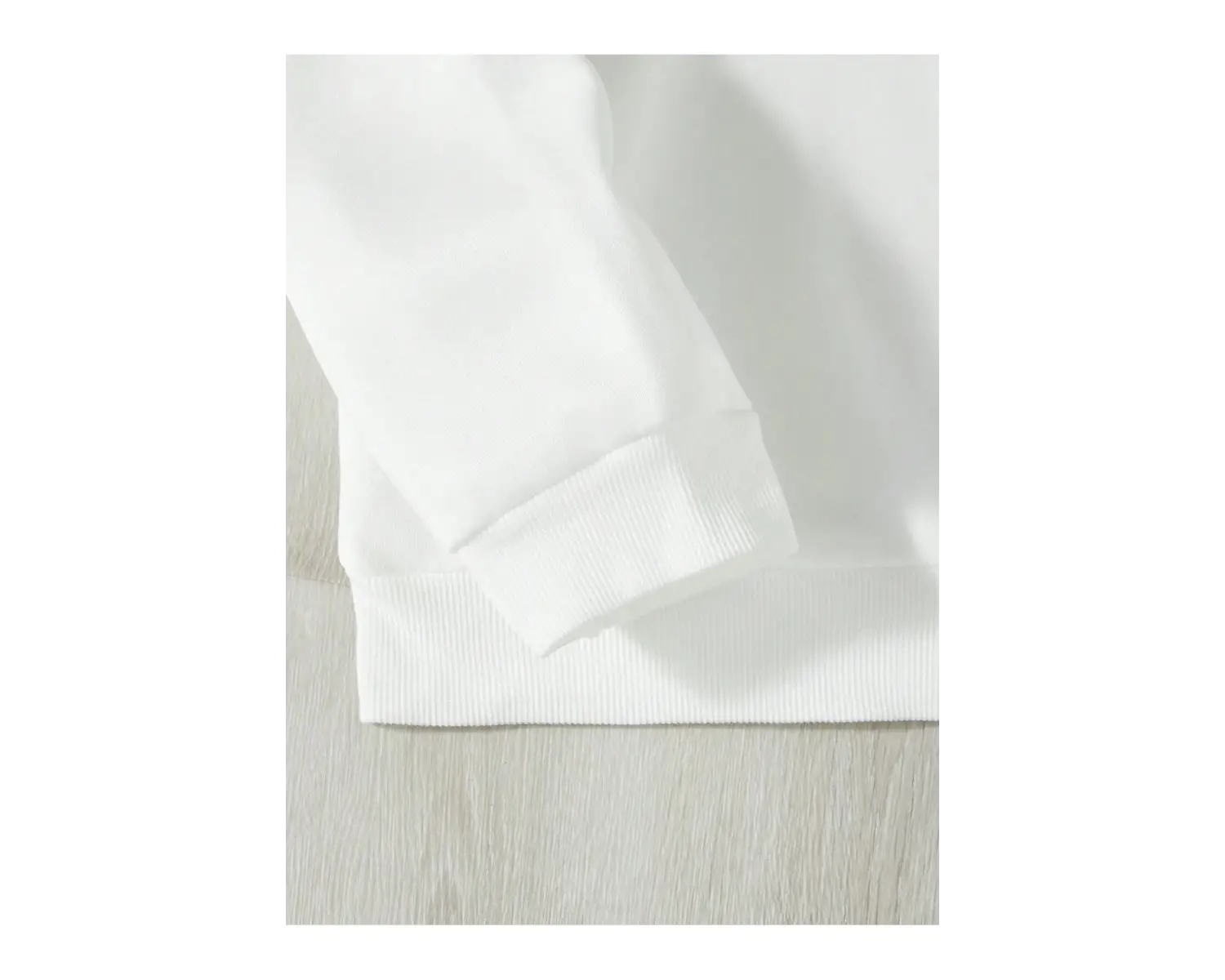 Coolane Heykel ve Slogan Grafikli Beyaz