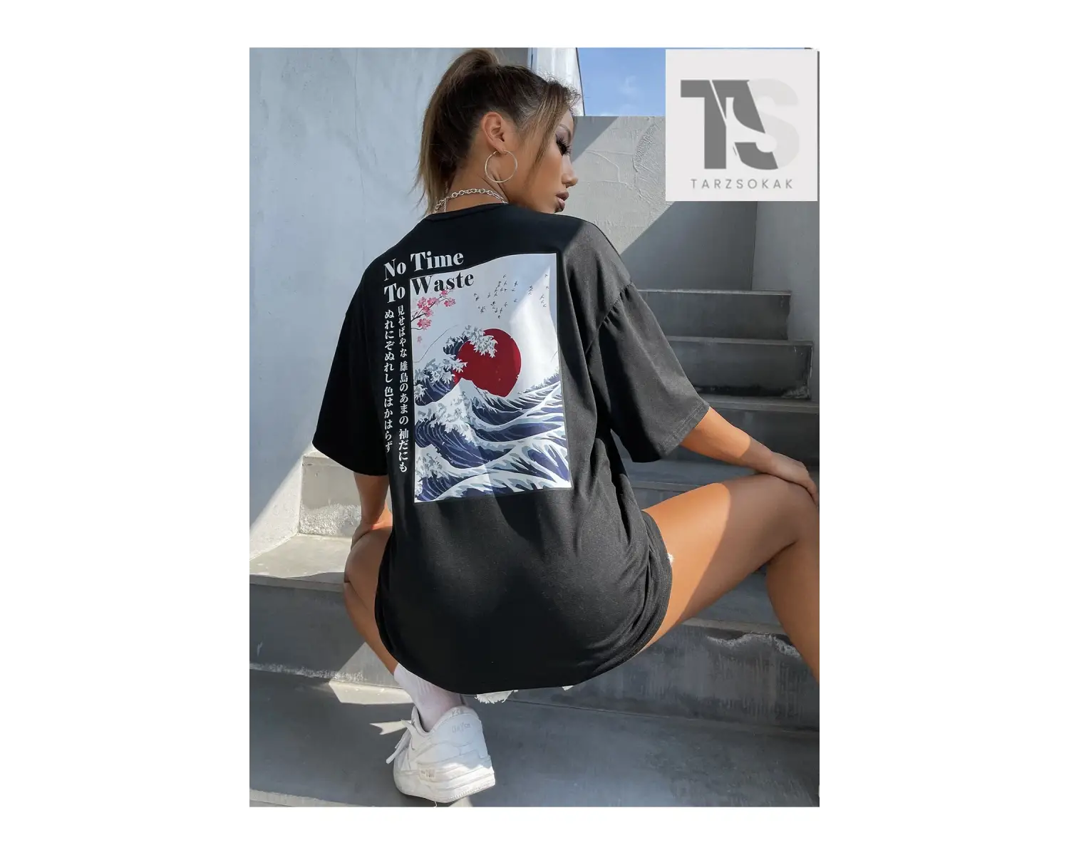 Coolane Japon Grafikli Düşük Omuzlu Tişört