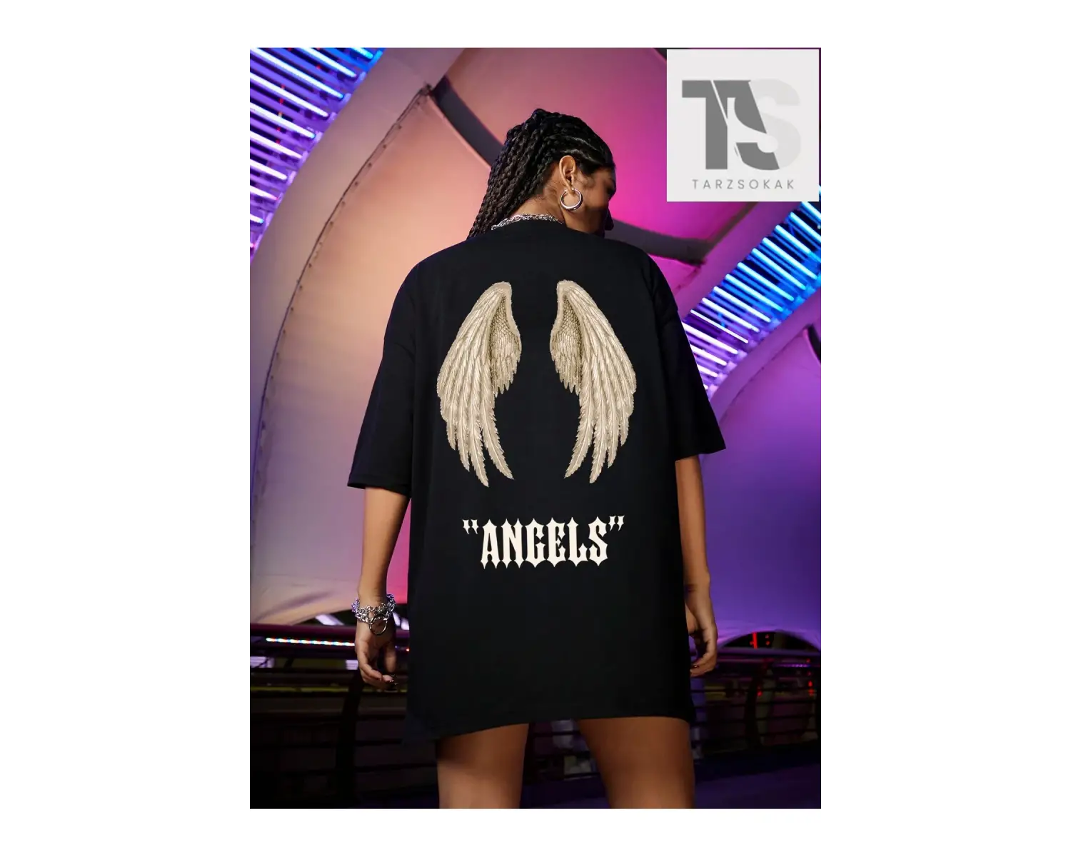 Coolane Kanatları ve Harf Grafikli Büyük Boy Tişört