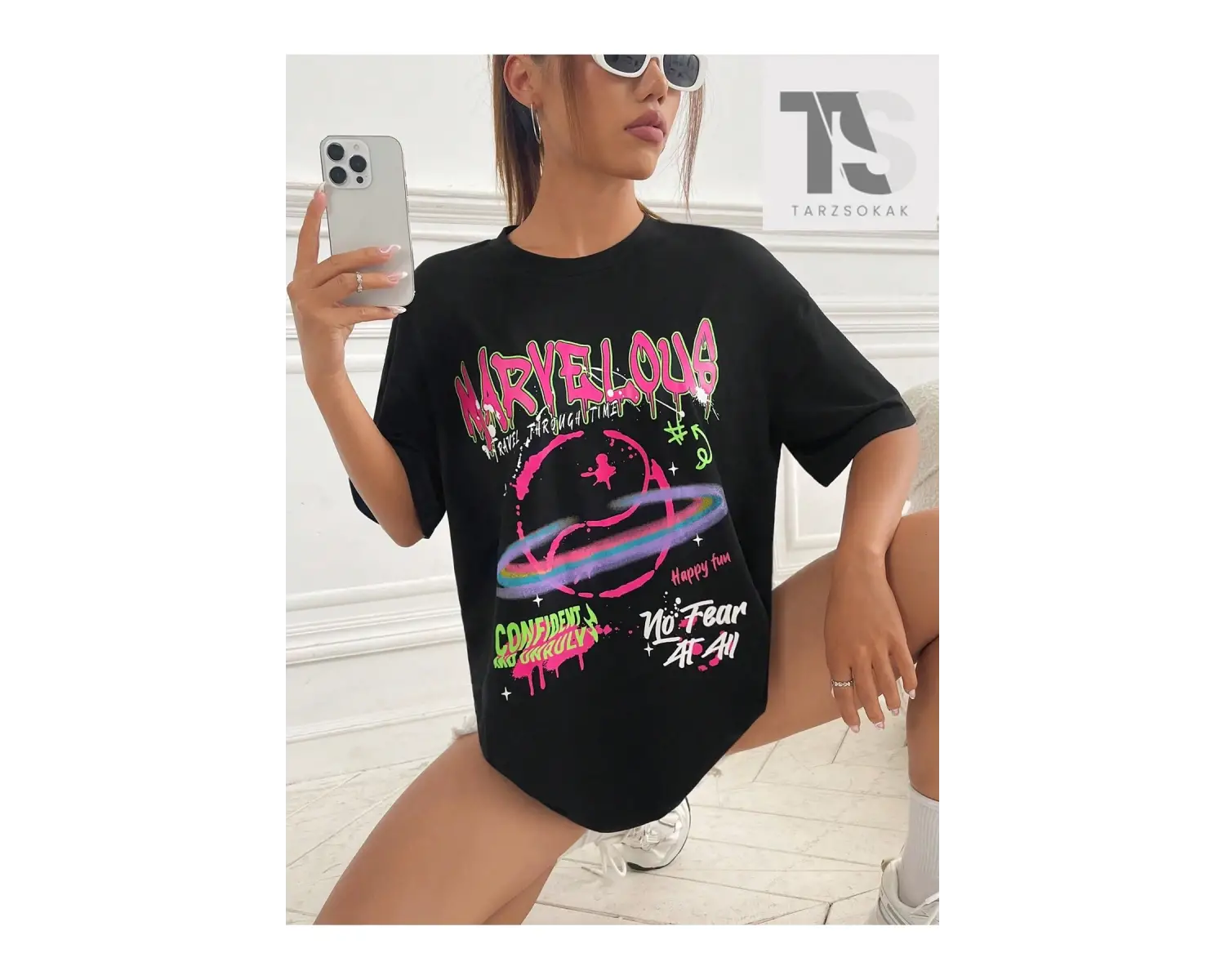 Coolane Motosiklet ve Harf Grafikli Düşük Omuz Tişörtü