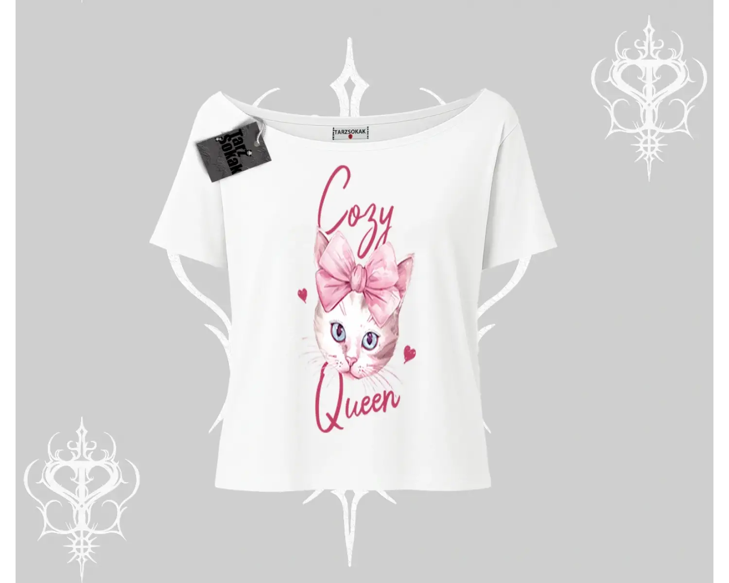 Cozy Queen Kedi Baskılı Kayık Yaka Tshirt