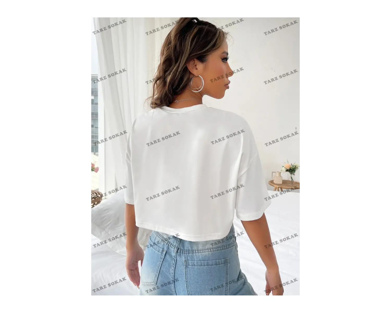 Crop CKOD-232913 Araba ve Harf Grafikli Düşük Omuz