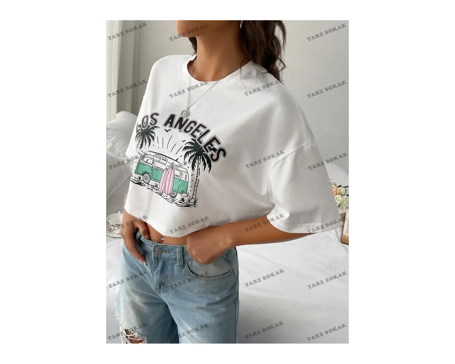 Crop CKOD-232913 Araba ve Harf Grafikli Düşük Omuz