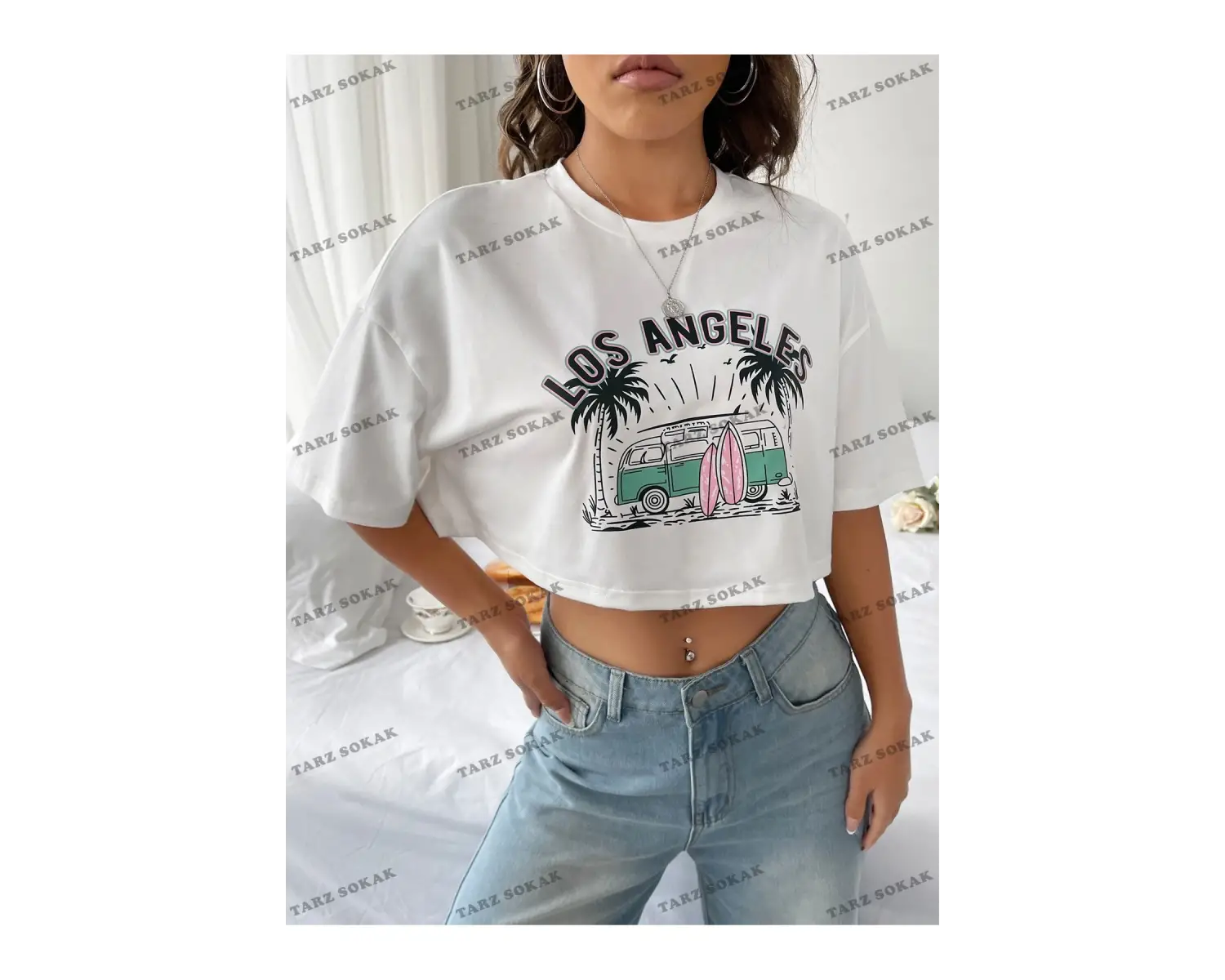 Crop CKOD-232913 Araba ve Harf Grafikli Düşük Omuz