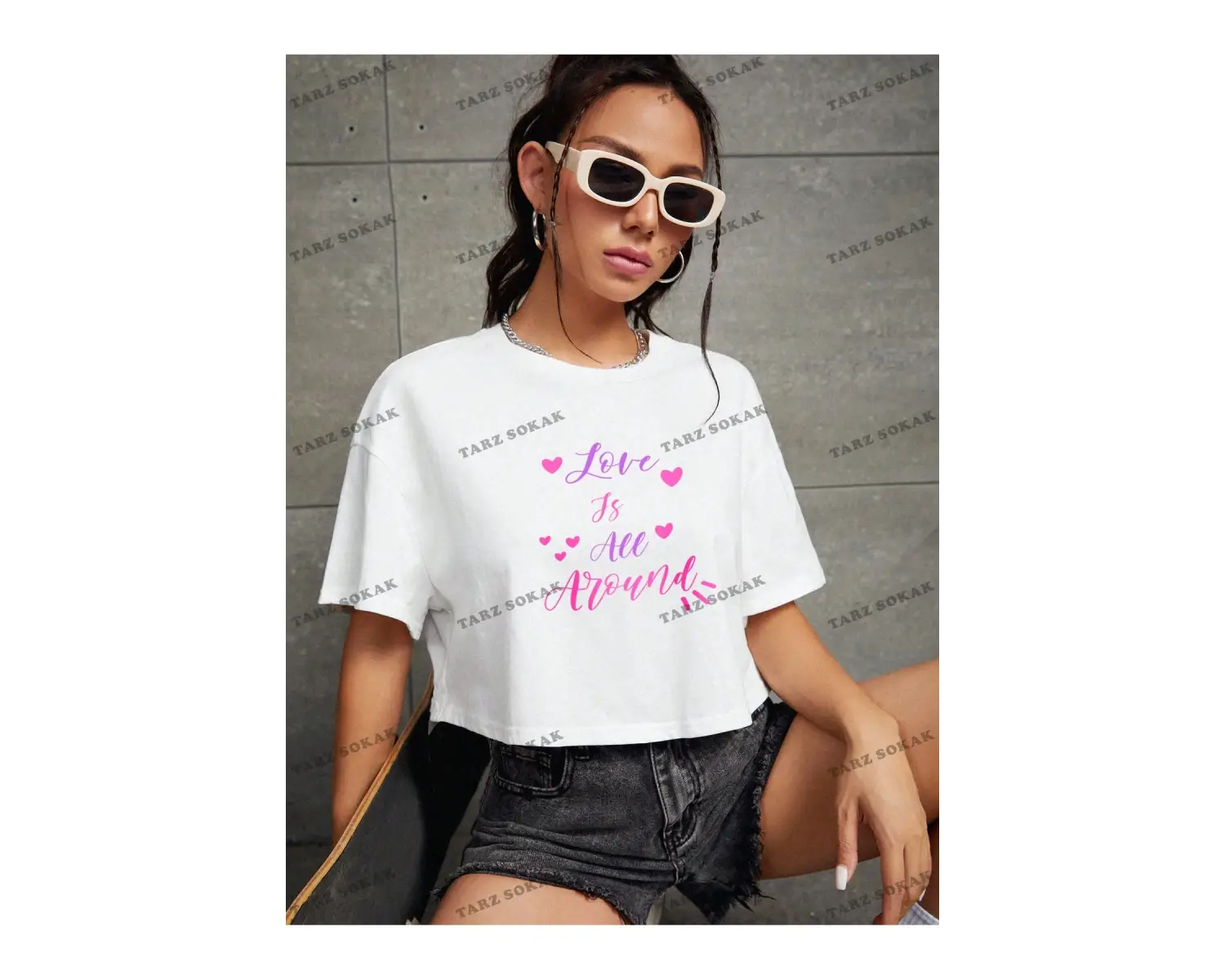 Crop CKOD-232913 Lucky series 1 Kalpli ve Sloganlı Grafikli Düşük Omuzlu Kısa