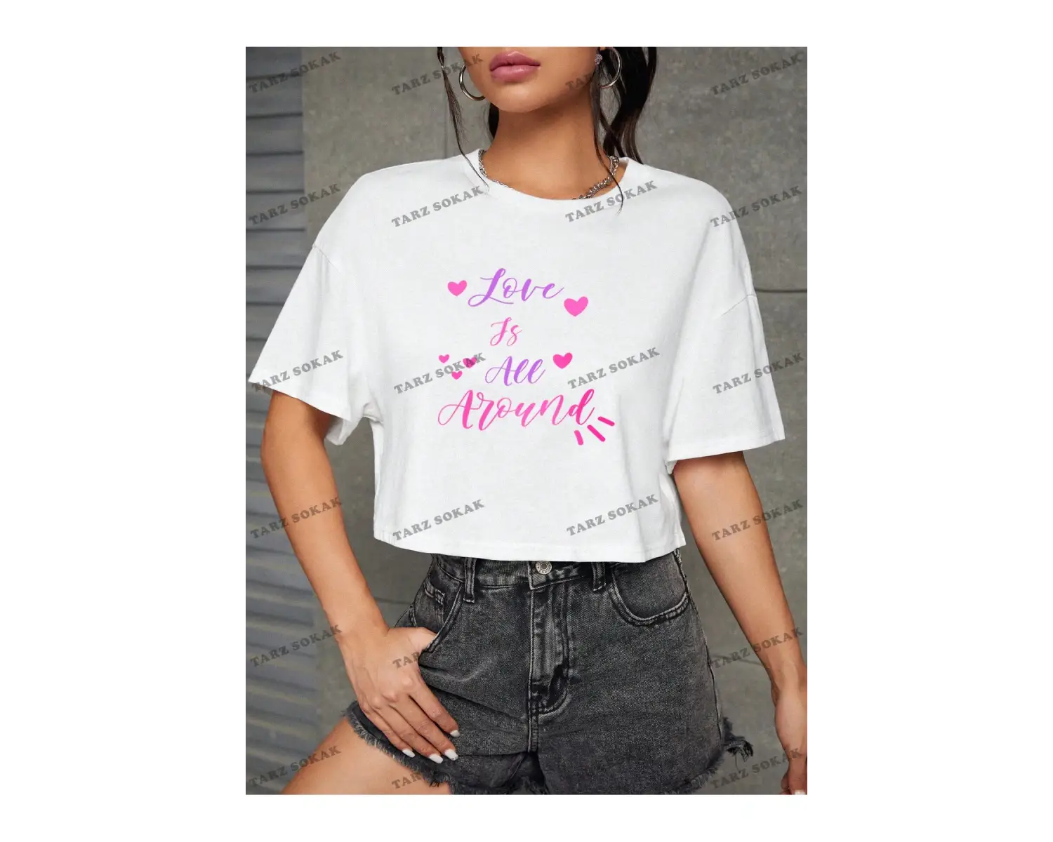 Crop CKOD-232913 Lucky series 1 Kalpli ve Sloganlı Grafikli Düşük Omuzlu Kısa