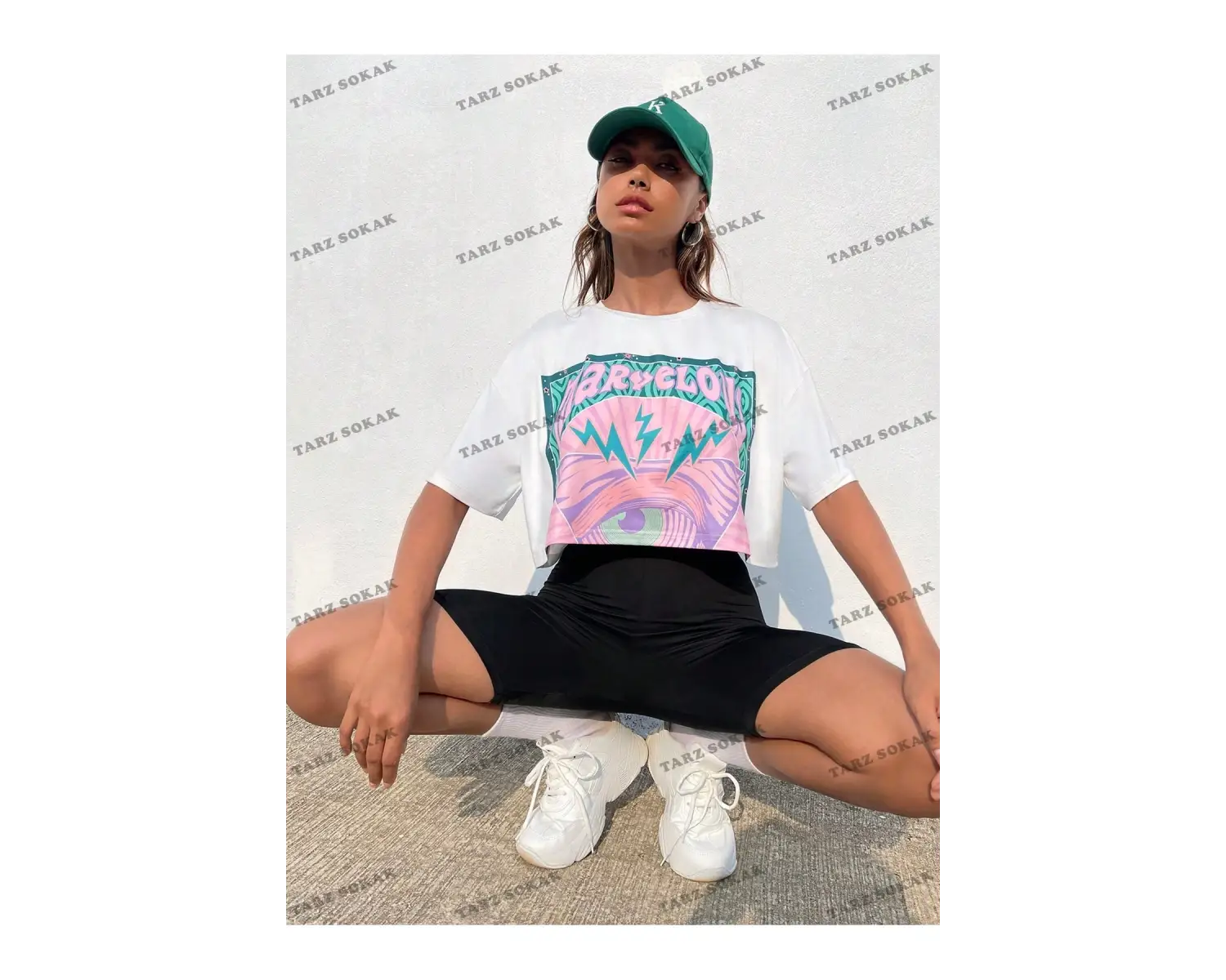 Crop CKOD-232913 Mektup Grafikli Düşük Omuz Kısa