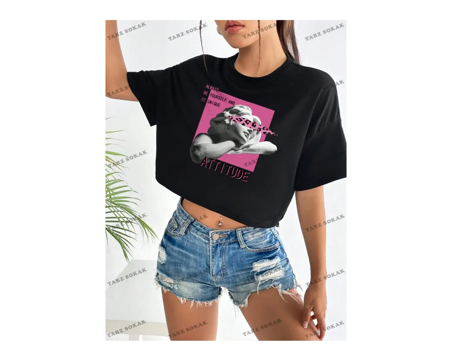 Crop CKOD-232913 Şekil ve Harf Grafik Düşük Omuz Kısa