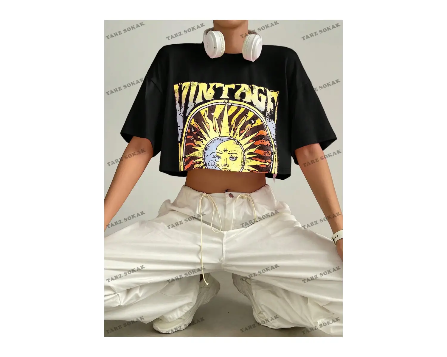 Crop CKOD-232913 Sun & Letter Grafikli Düşük Omuz Kısa