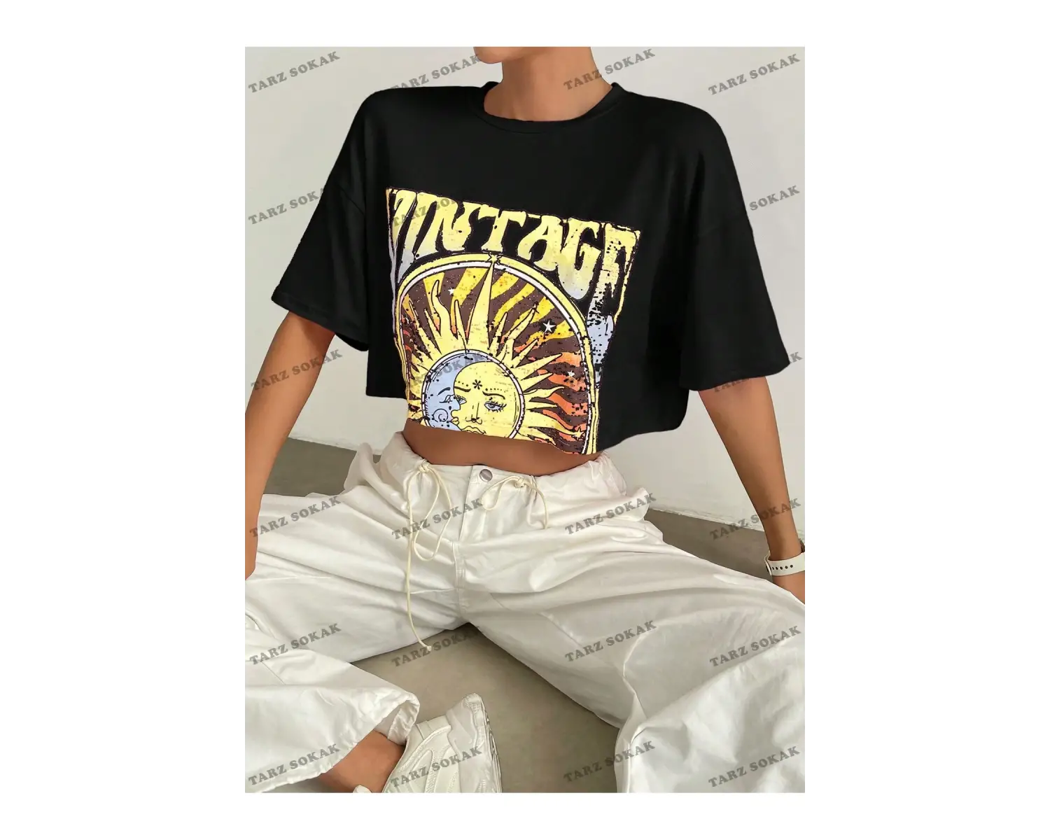 Crop CKOD-232913 Sun & Letter Grafikli Düşük Omuz Kısa