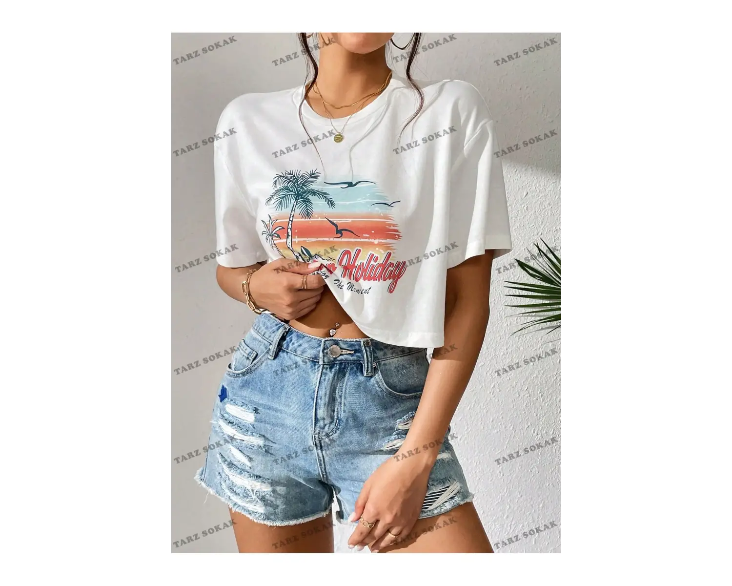 Crop CKOD-232913 Tropikal ve Harf Grafikli Düşük Omuz