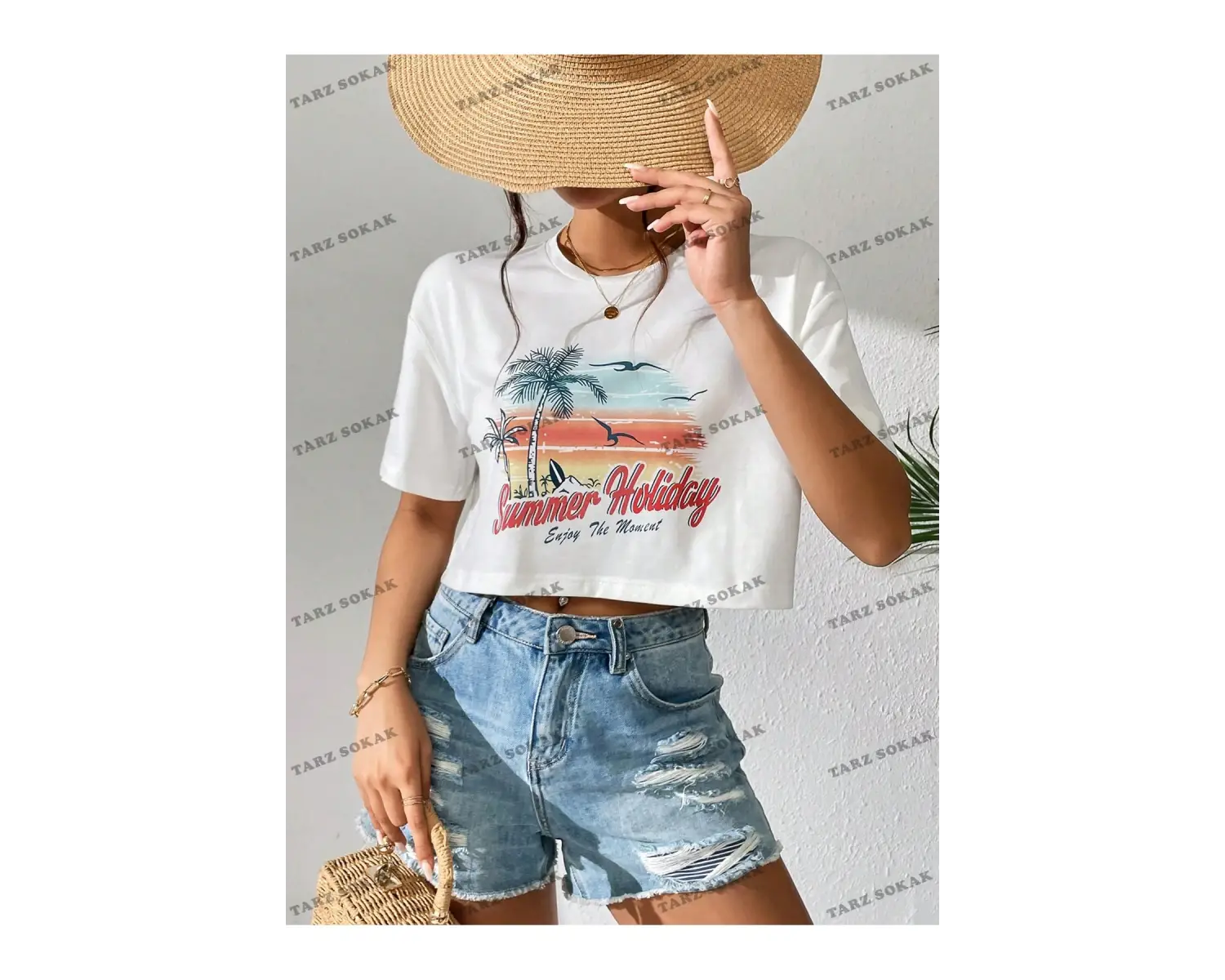 Crop CKOD-232913 Tropikal ve Harf Grafikli Düşük Omuz