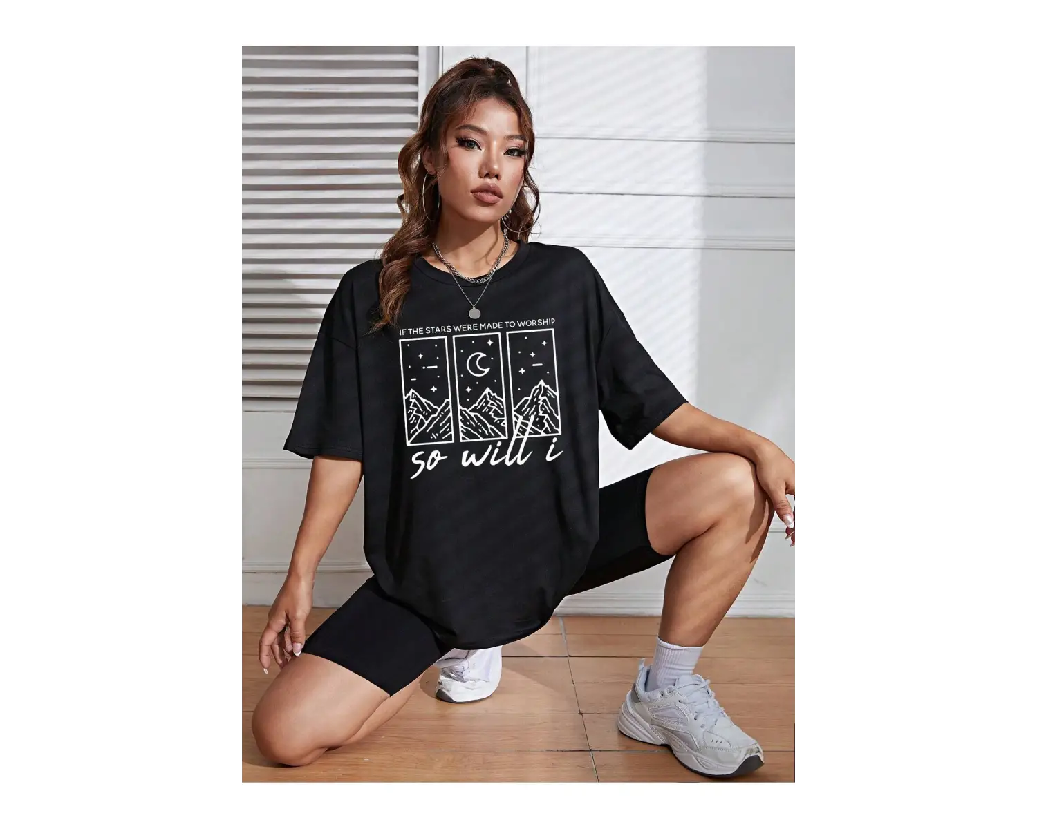 Dağ ve Harf Grafikli Düşük Omuz Tişört