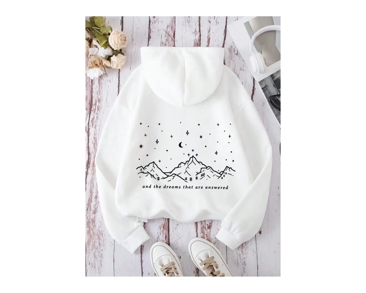 Dağ ve Slogan Grafikli Kanguru Cepli İpli Kapüşonlu Üst Beyaz