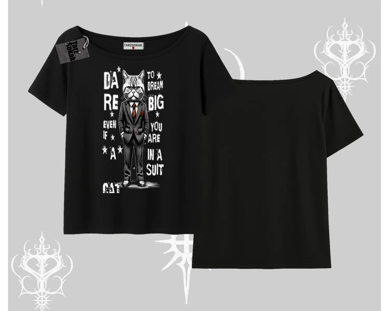 Dream Big Yazılı Takım Elbiseli Kedi Baskılı Kayık Yaka Tshirt