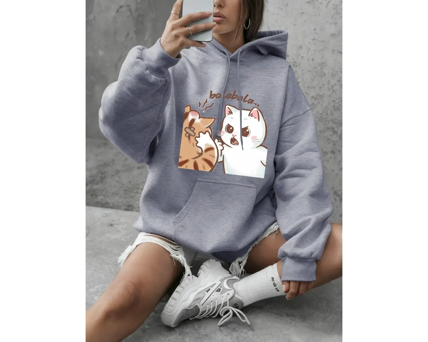 Eğlenceli İki Kedi Kavga Ediyor Baskılı Kapüşonlu Üst Kadınlar Kışlık Polar Sıcak Sweatshirt
