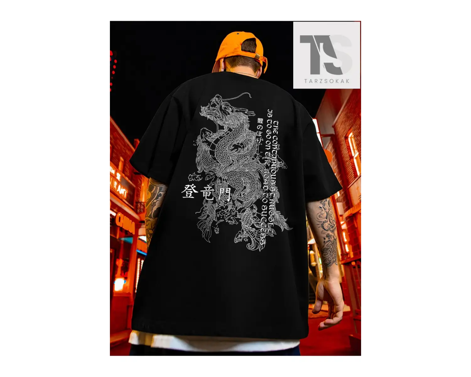 Erkek Ejderha ve Slogan Grafikli Düşük Omuz Tişörtü