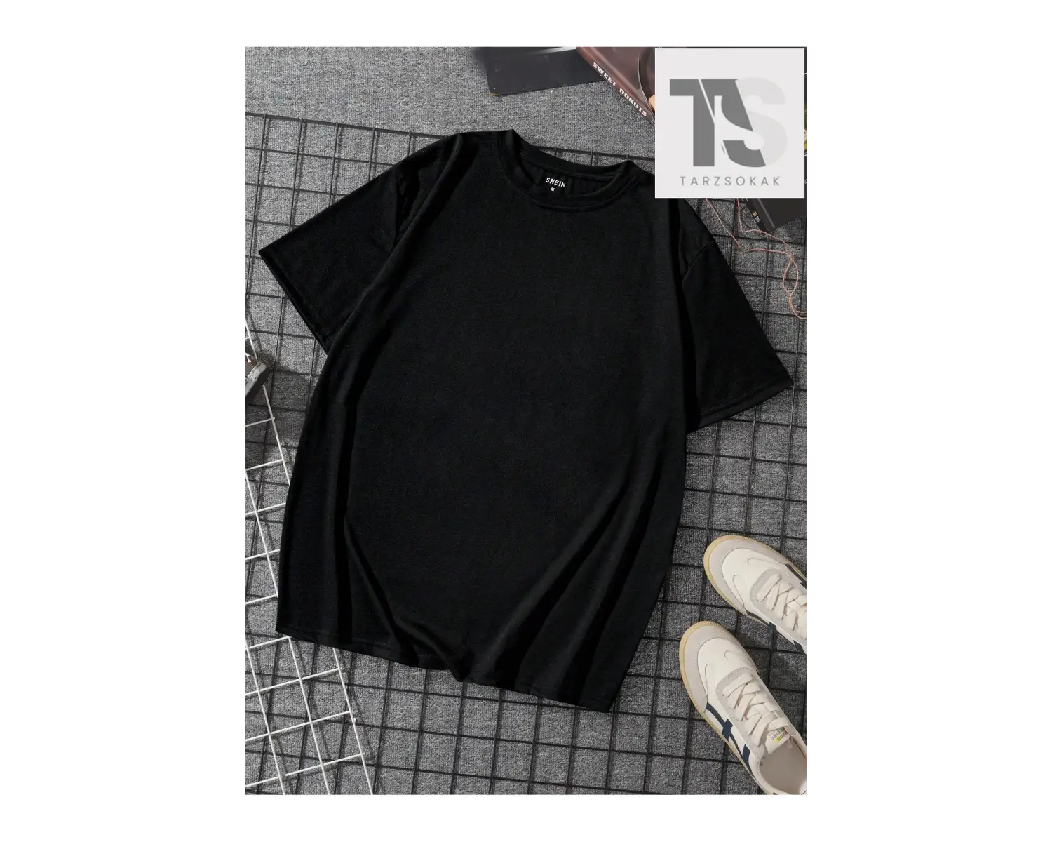 Erkek Göz ve Harf Baskılı Yuvarlak Yaka Tişört