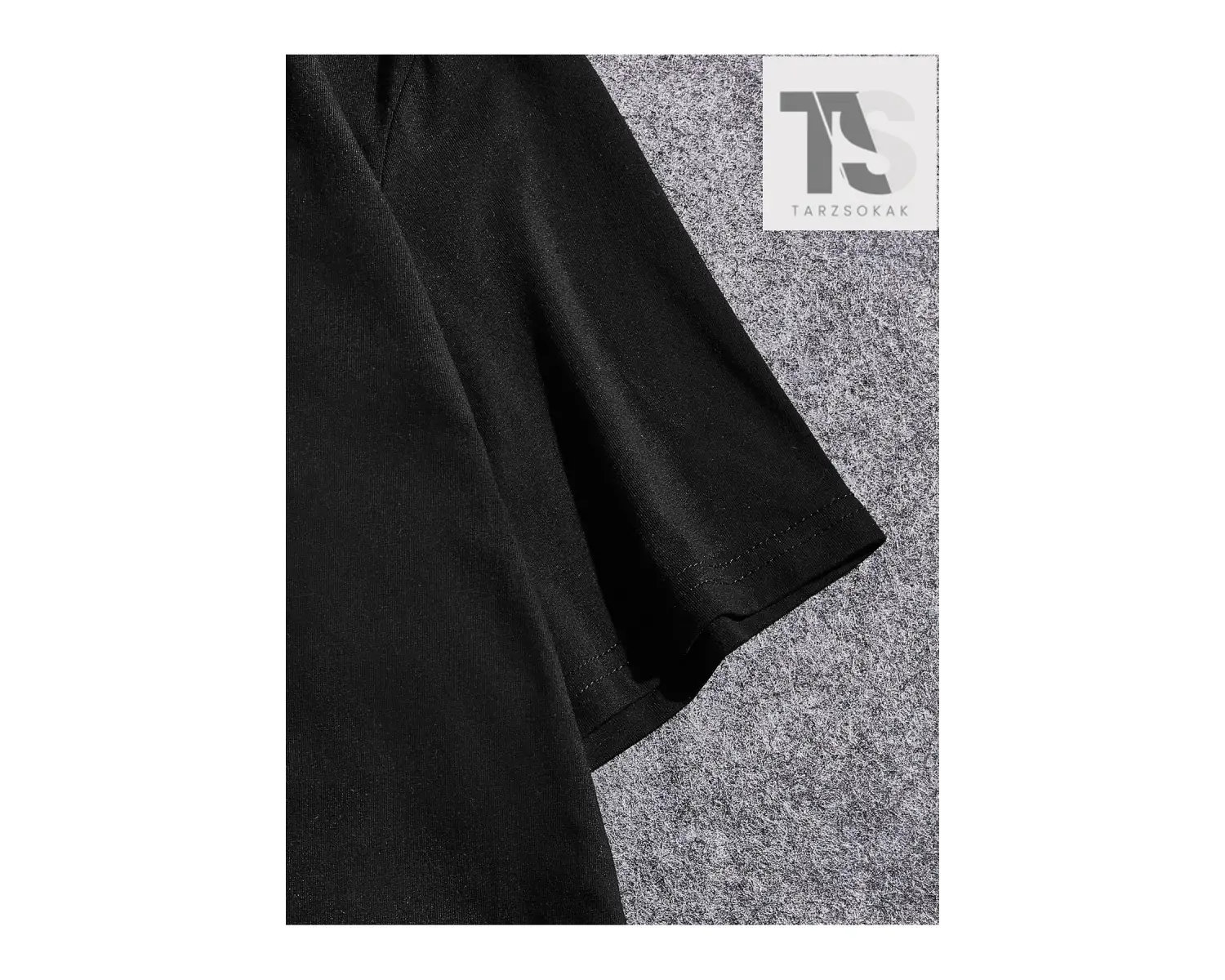 Erkek Hayvan ve Harf Grafikli Tişört