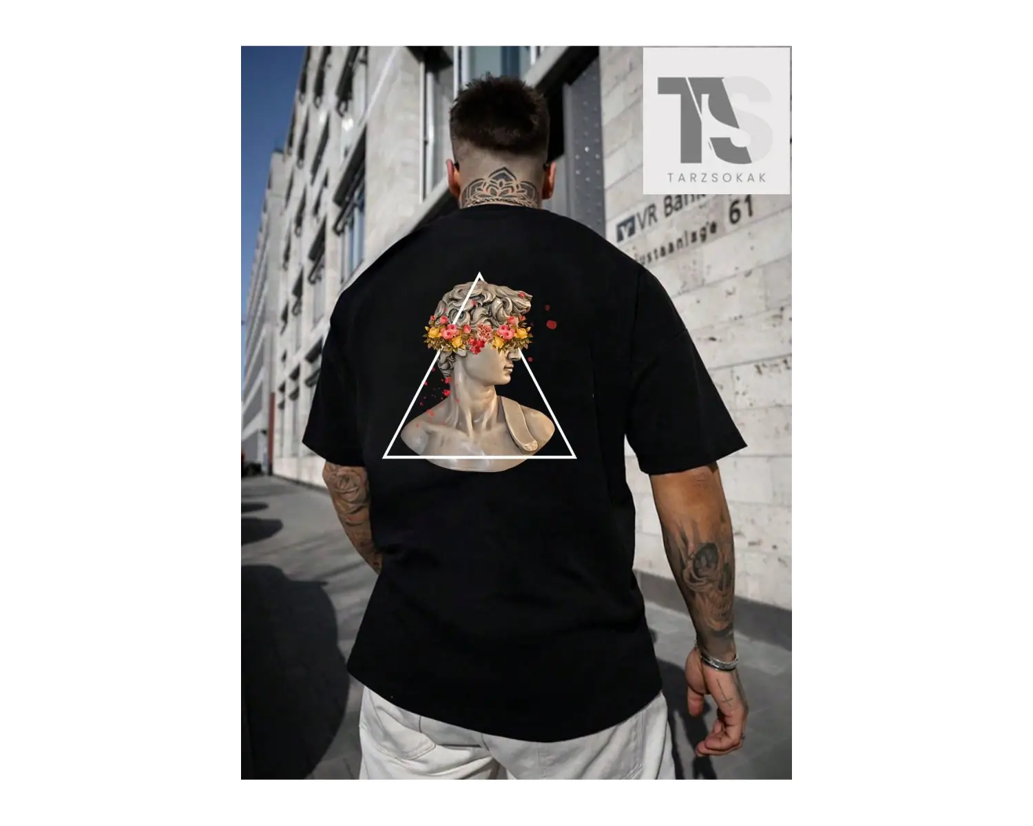 Erkek Heykel Baskılı Kısa Kollu Tişört